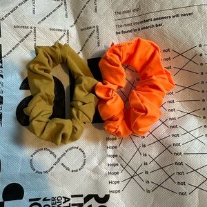 Lululemon Uplifting Scunchies